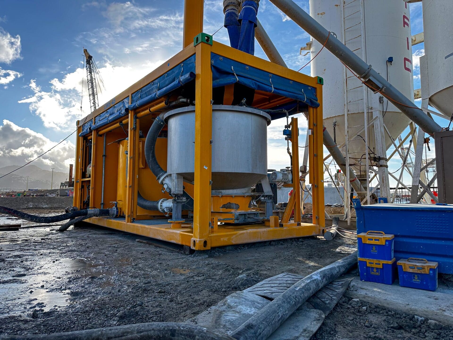 A Hutte micropiling rig installs micropiles next to the South wall of the Oregon Capitol building